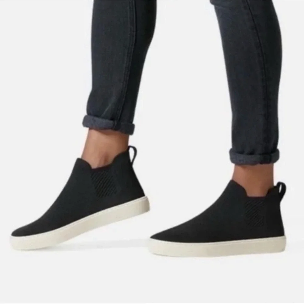 Rothy's The Chelsea Boot Size 8.5 Pull On Casual Sneaker Knit Black Stretch